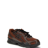 740 Sneakers