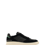Tweener Sneakers
