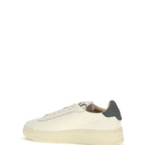Medalist Low Sneakers