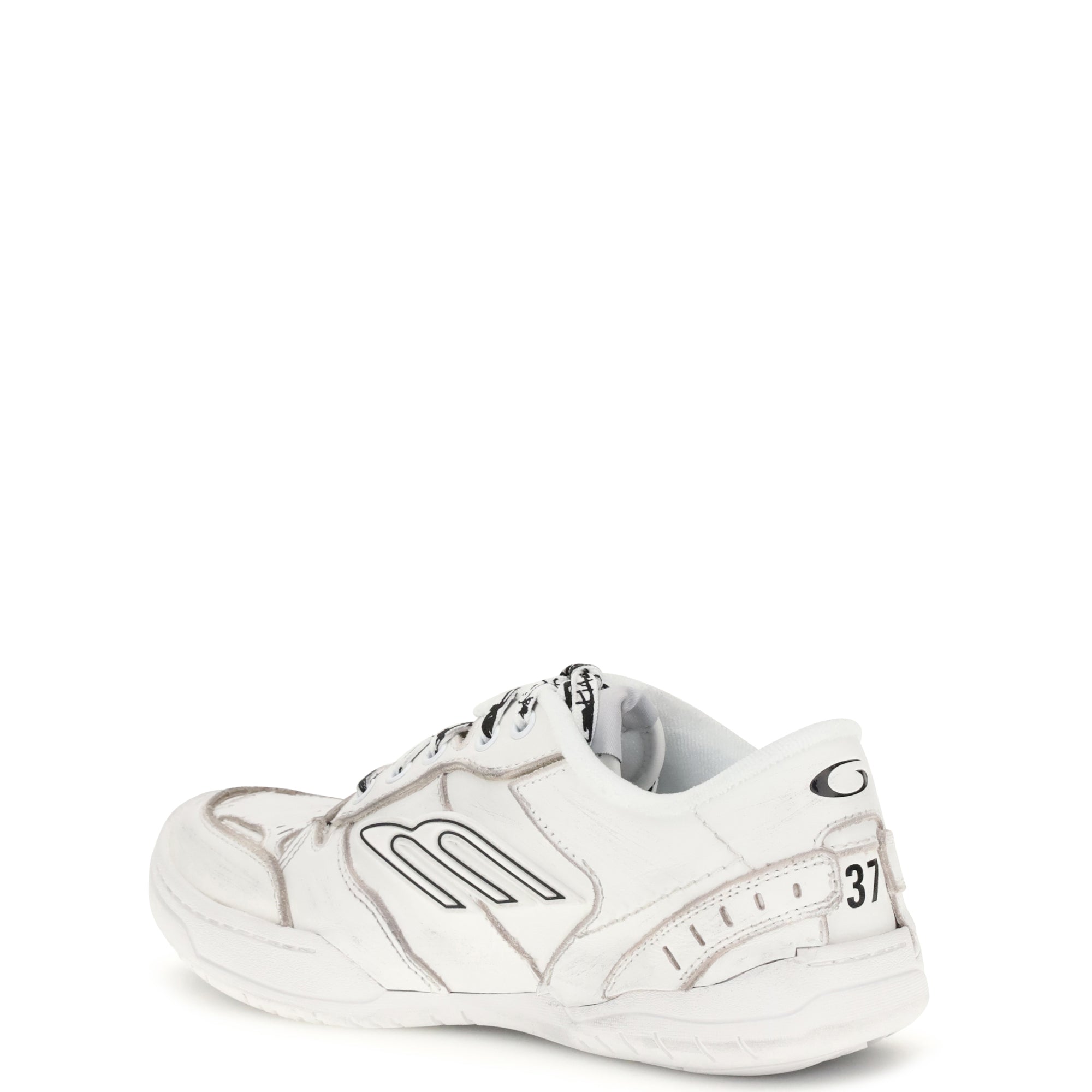 Hamptons Worn-out Sneakers