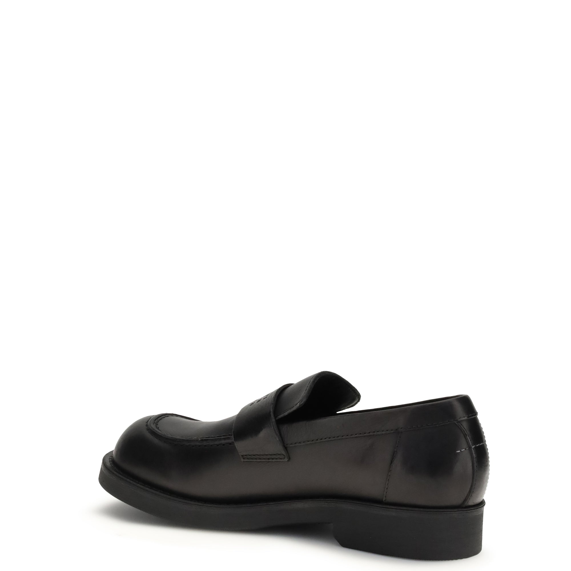 Loafers with visible topstitching