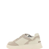 Tweener Sneakers