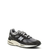 991v2 Sneakers