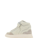 Tweener Sneakers