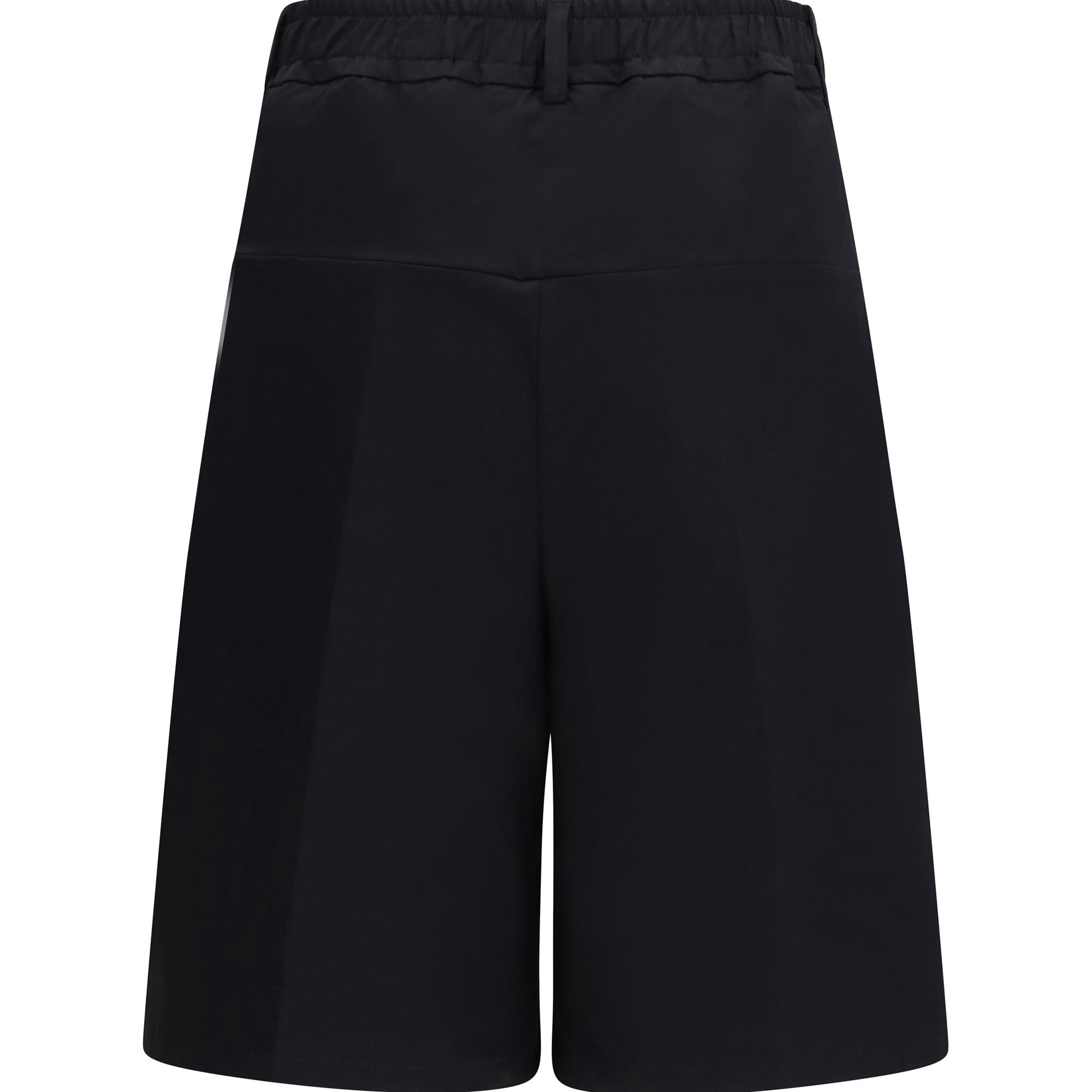 Shorts with black logo piping